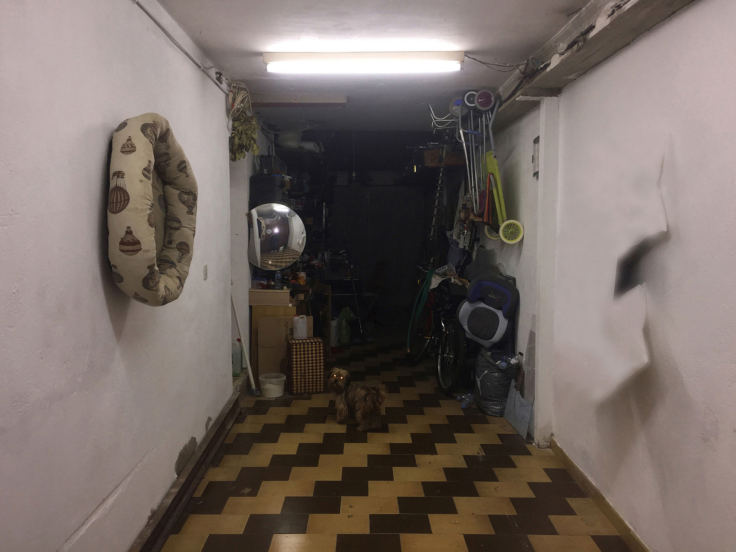 Installation view â€œInformational Performanceâ€ 2018 Off-site Show at a private garage, Palafrugell Text [pdf]